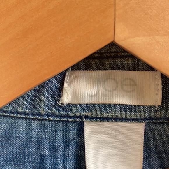 Denim Shirt in Medium Wash - Picture 6 of 9